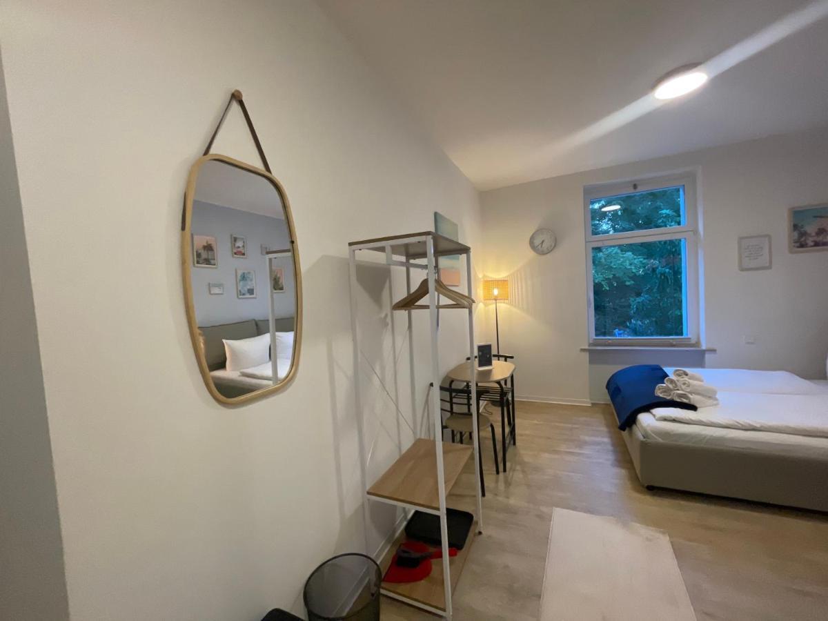 Vorstadtoase - 2 Personen - Eichwalde, Naehe Ber - Queensize-Bett, Netflix, Parken Exteriör bild