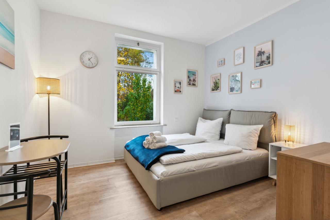Vorstadtoase - 2 Personen - Eichwalde, Naehe Ber - Queensize-Bett, Netflix, Parken Exteriör bild