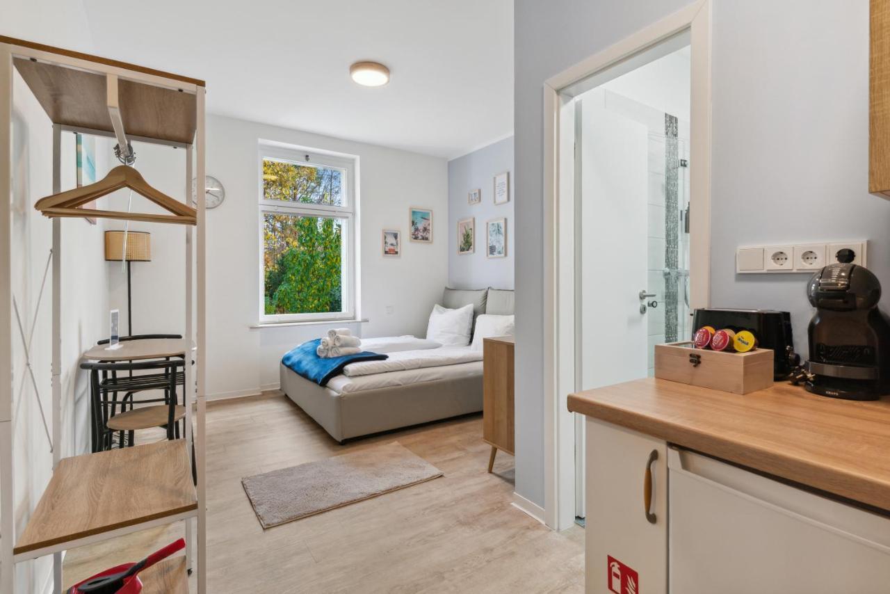 Vorstadtoase - 2 Personen - Eichwalde, Naehe Ber - Queensize-Bett, Netflix, Parken Exteriör bild
